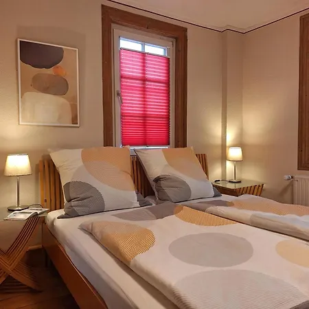 Schlossstrasse 7 * Steinbach (Hessen)