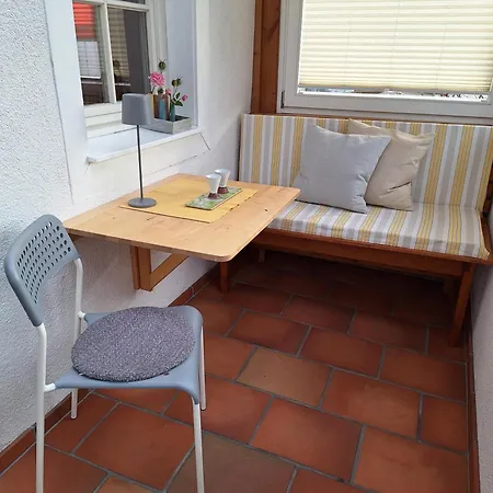 Schlossstrasse 7 * Steinbach (Hessen)